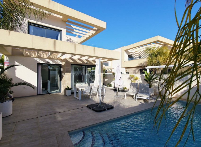 Hus / Villa i Los Montesinos Centro