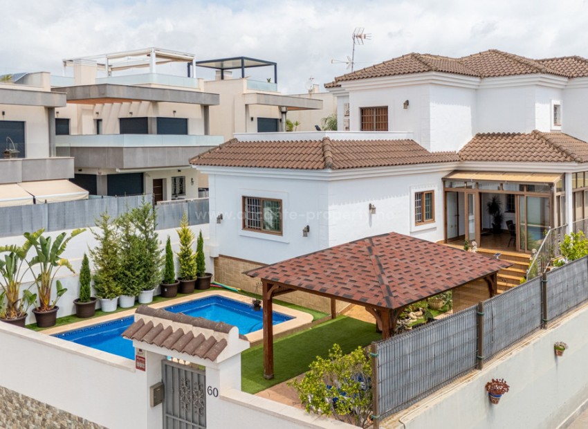 Hus / Villa i Los Montesinos Centro
