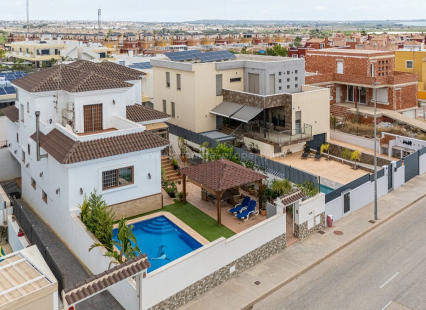 Hus / Villa i Los Montesinos Centro