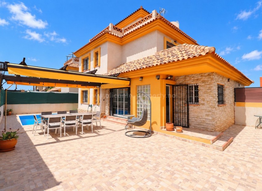 Hus / Villa i Los Montesinos Centro