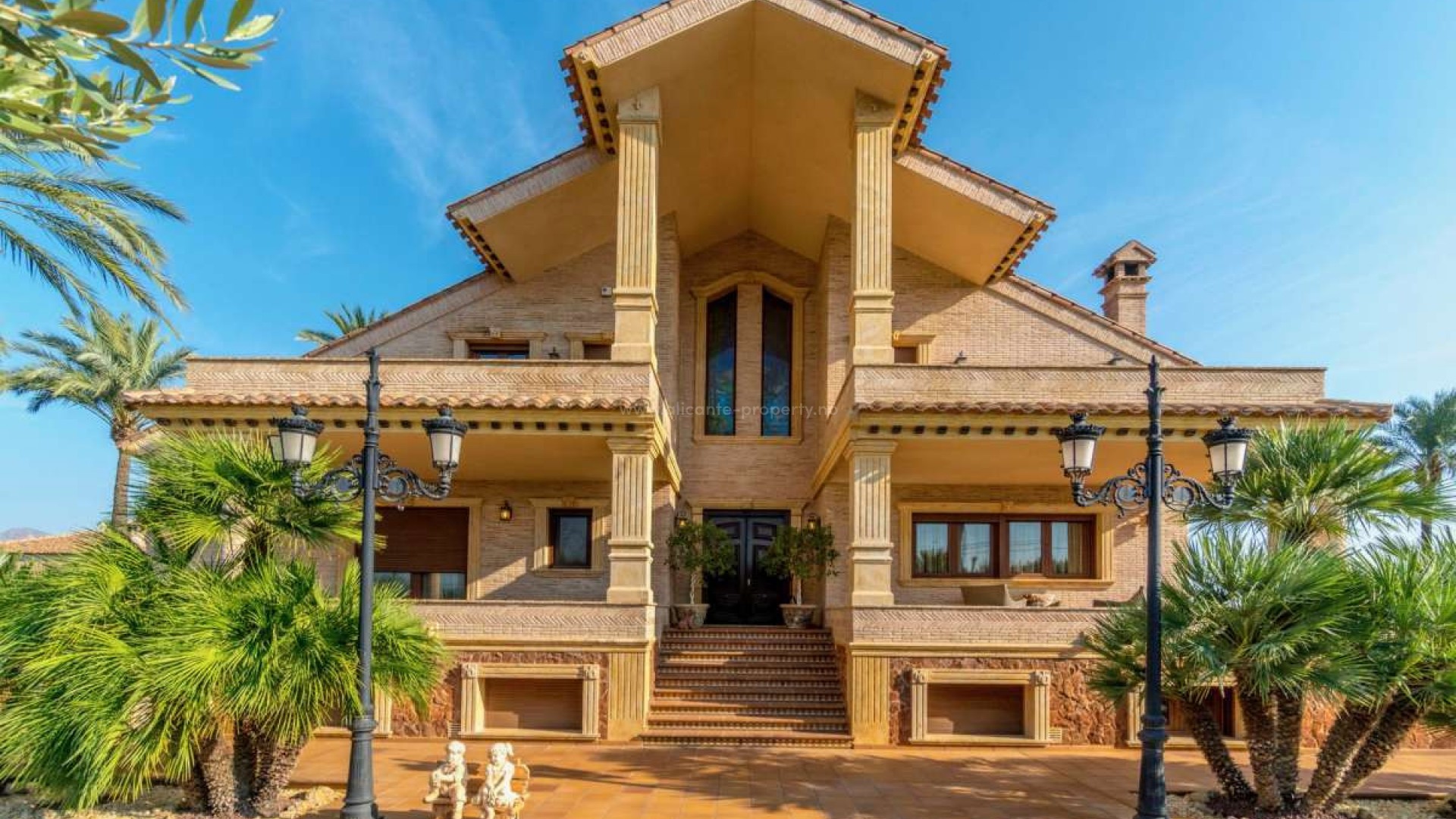 Hus / Villa i Molíns