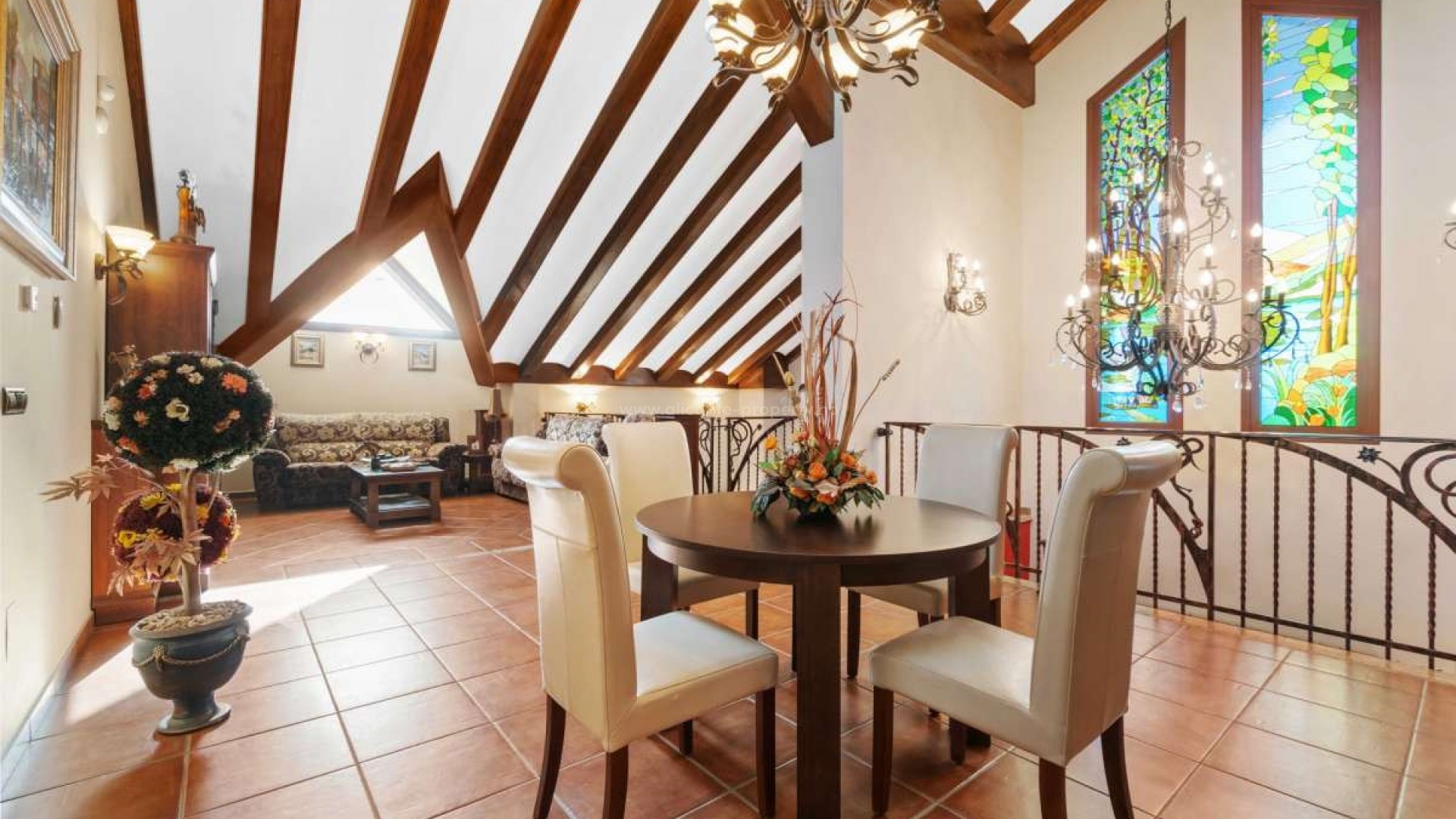 Hus / Villa i Molíns