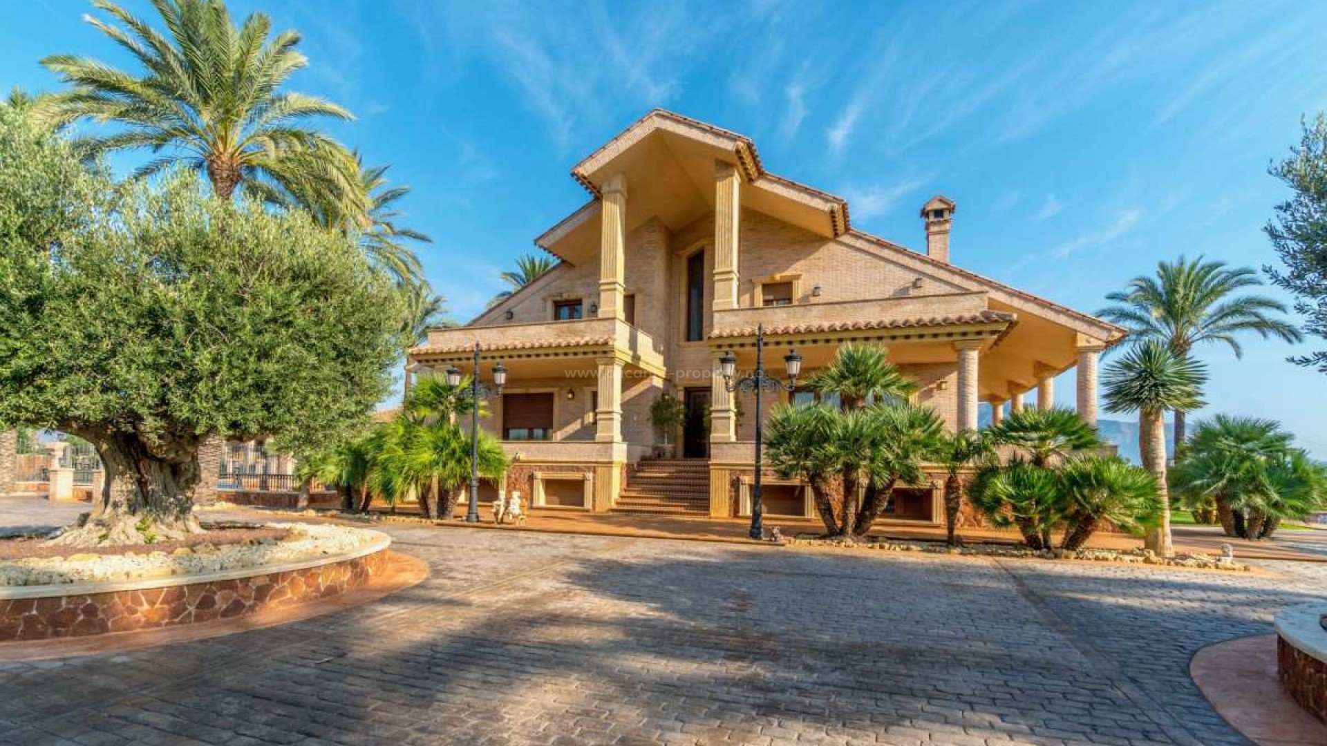 Hus / Villa i Molíns