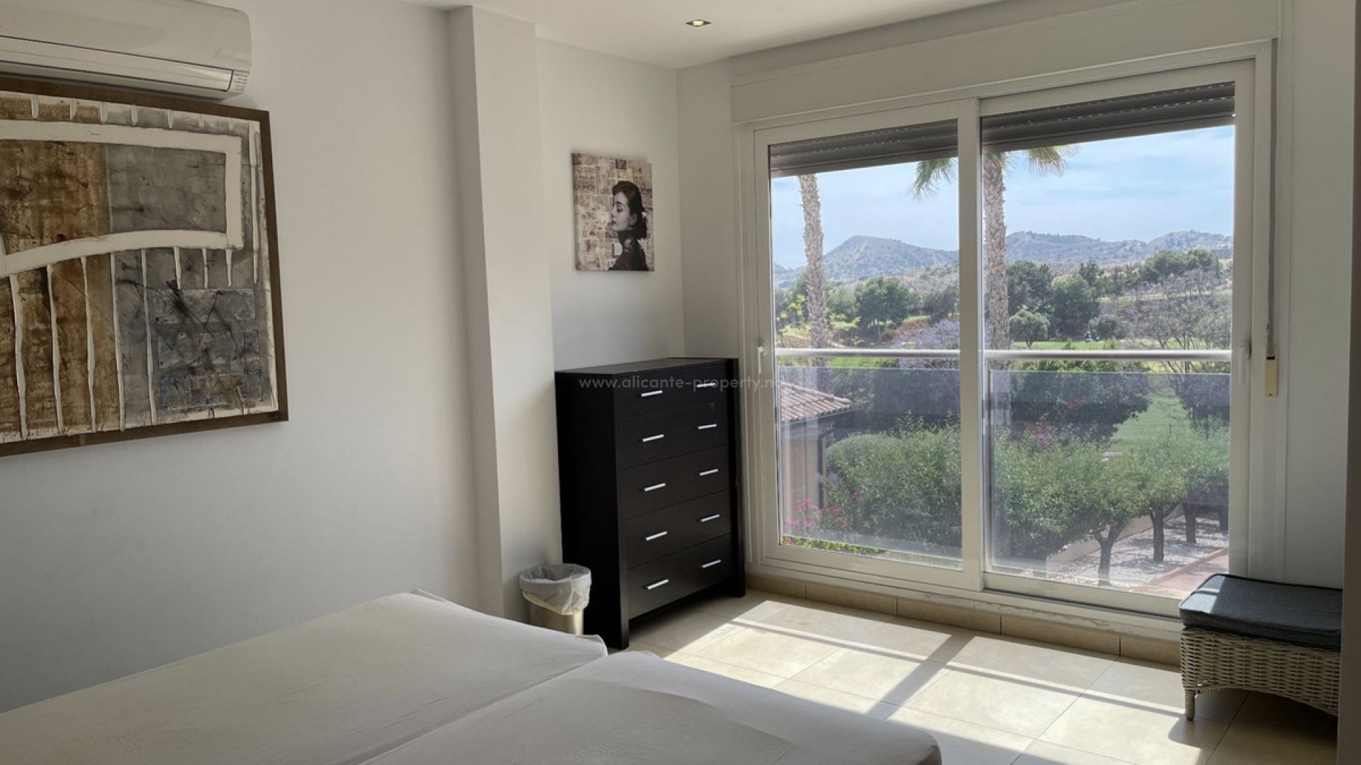 Hus / Villa i Monforte del Cid Centro