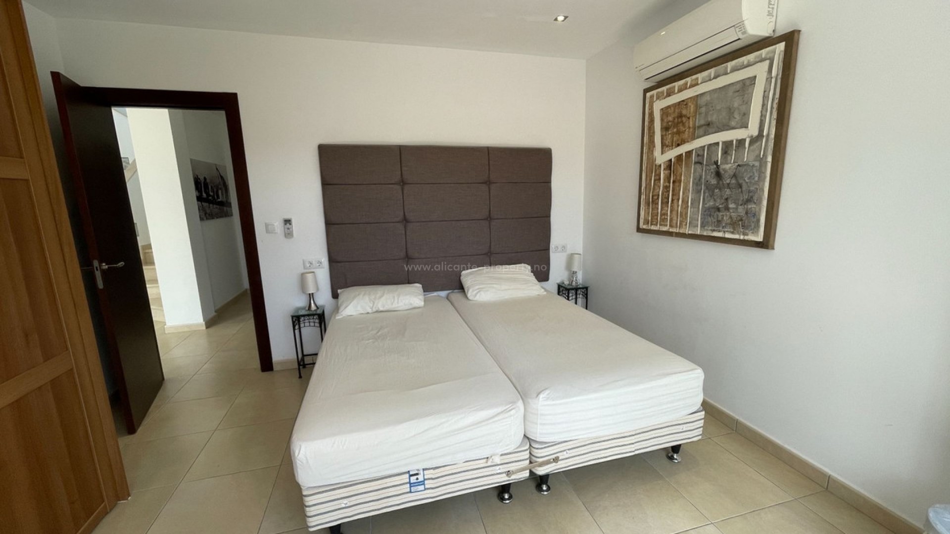 Hus / Villa i Monforte del Cid Centro