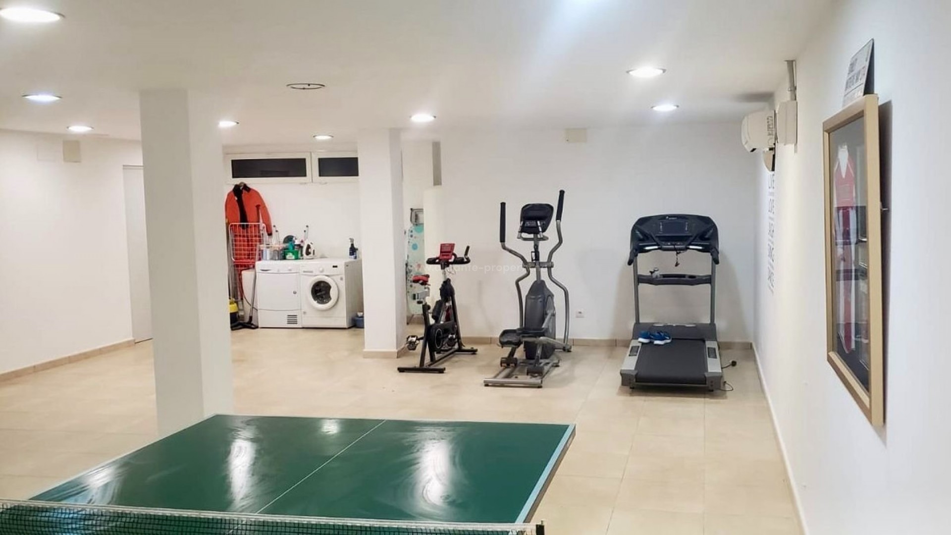 Hus / Villa i Monforte del Cid Centro