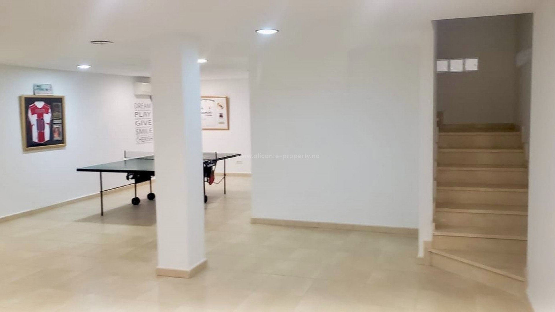 Hus / Villa i Monforte del Cid Centro