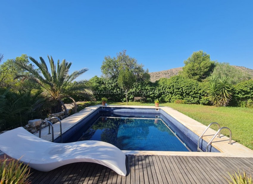 Hus / Villa i Monforte del Cid Centro