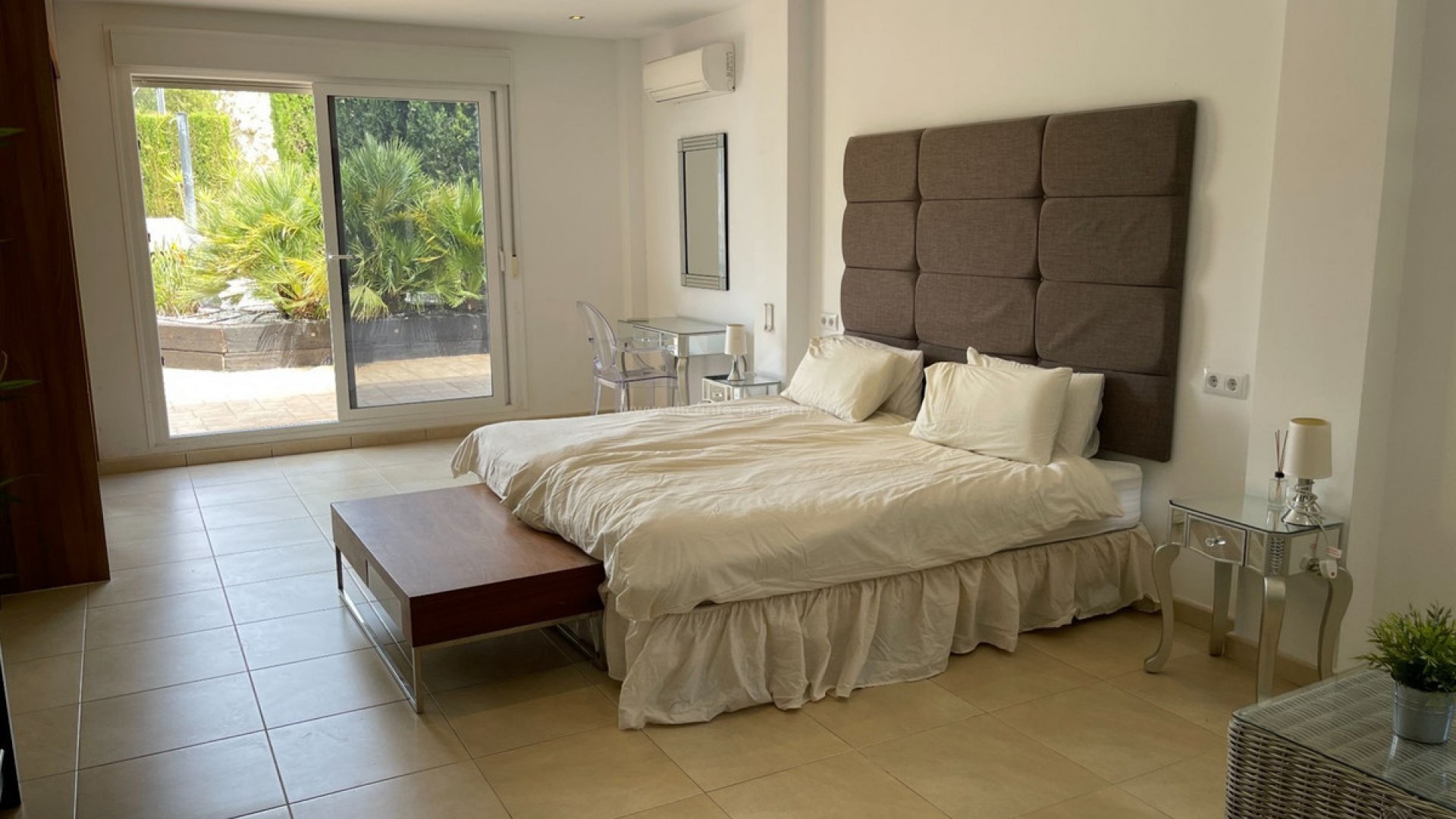 Hus / Villa i Monforte del Cid Centro