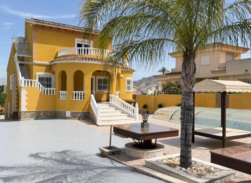 Hus / Villa i Orihuela Centro