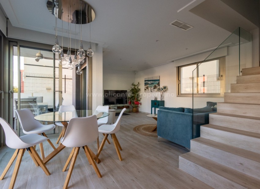 Hus / Villa i PAU 26