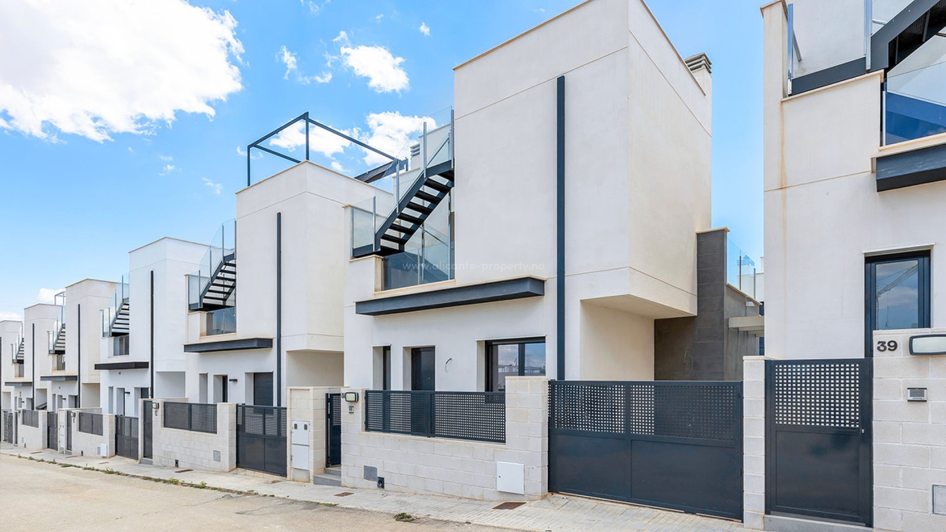 Hus / Villa i PAU 26