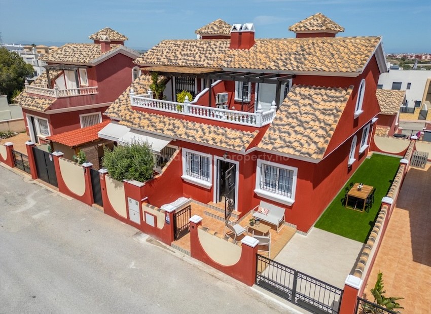 Hus / Villa i PAU 26