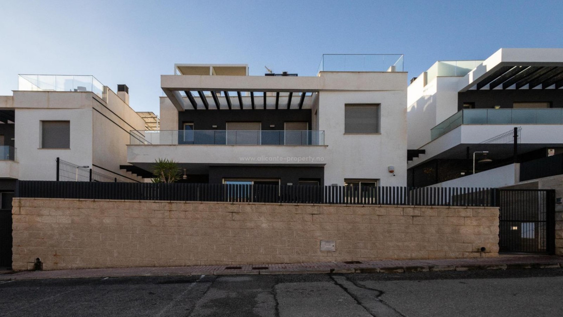 Hus / Villa i PAU 26