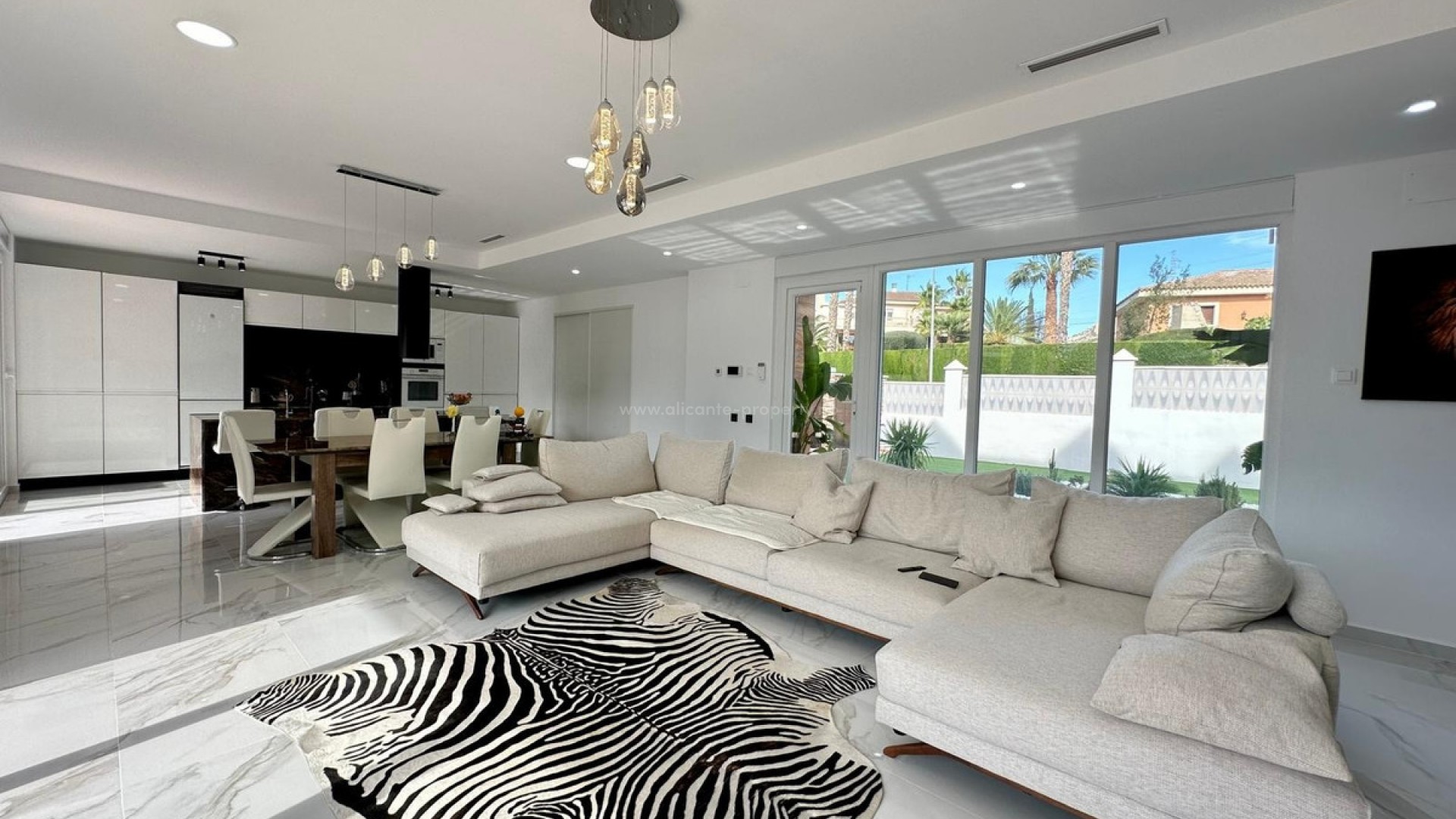 Hus / Villa i Petrer