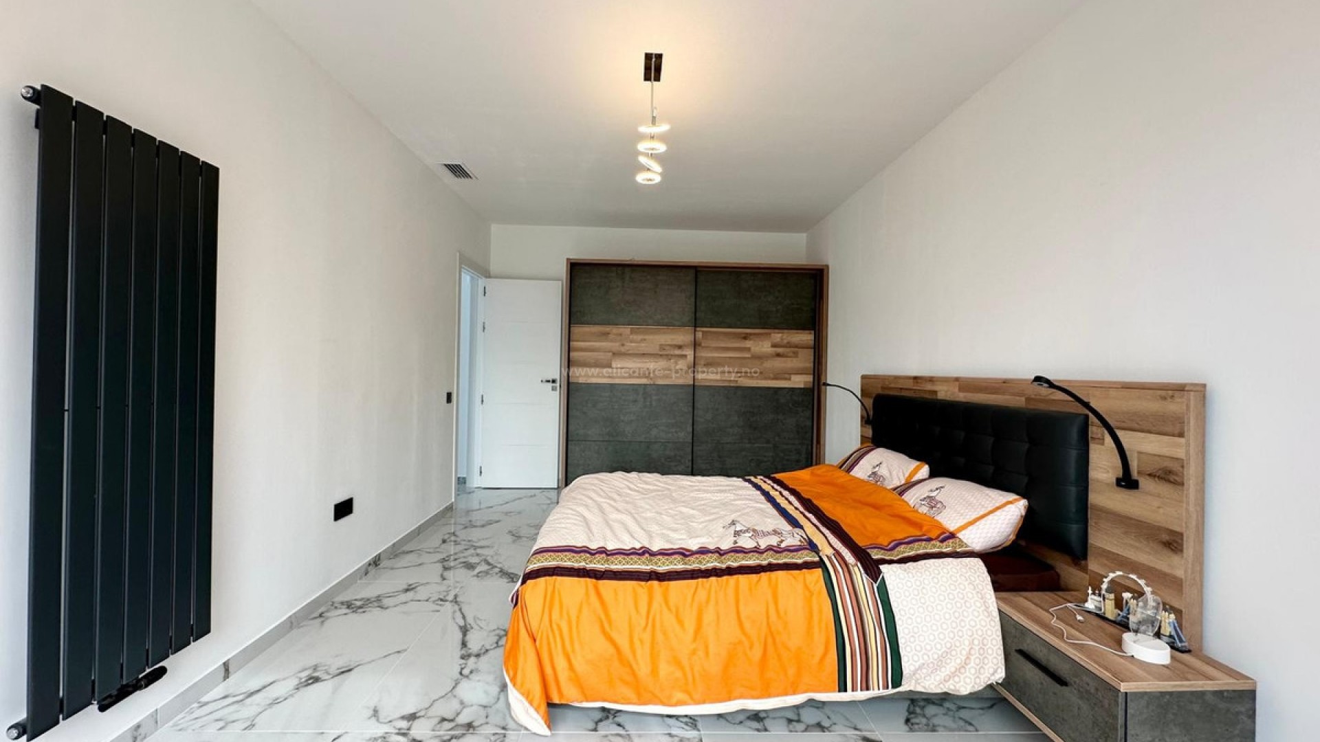 Hus / Villa i Petrer