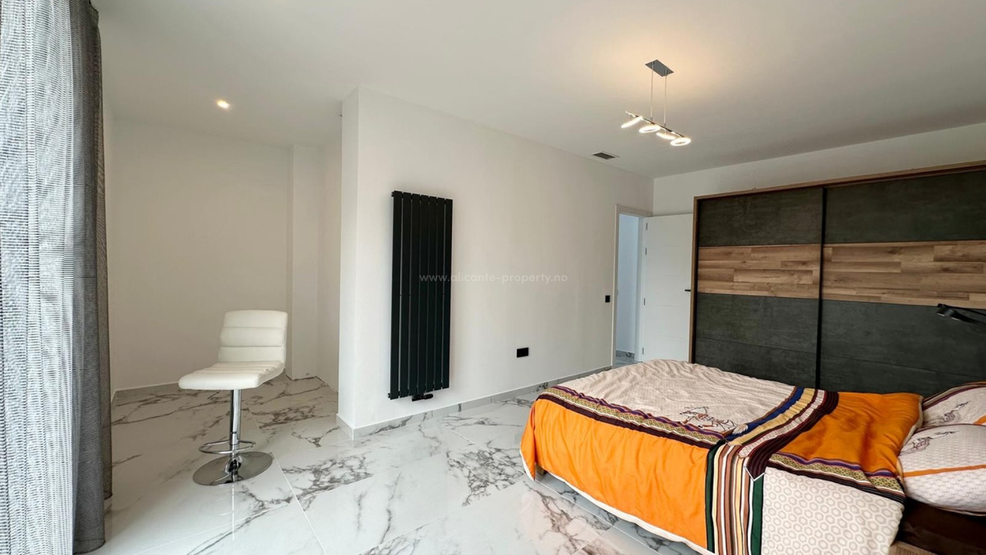 Hus / Villa i Petrer