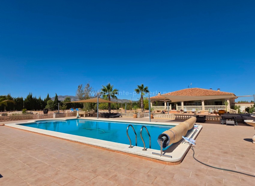 Hus / Villa i Pinoso Centro