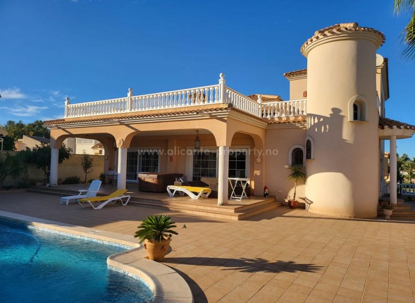 Hus / Villa i Playa Flamenca