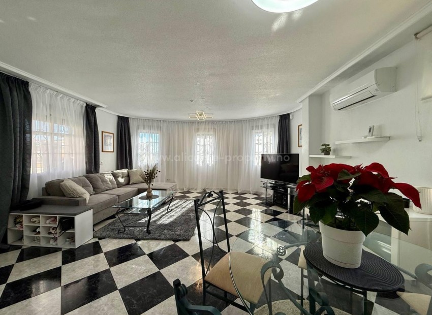 Hus / Villa i Playa Flamenca