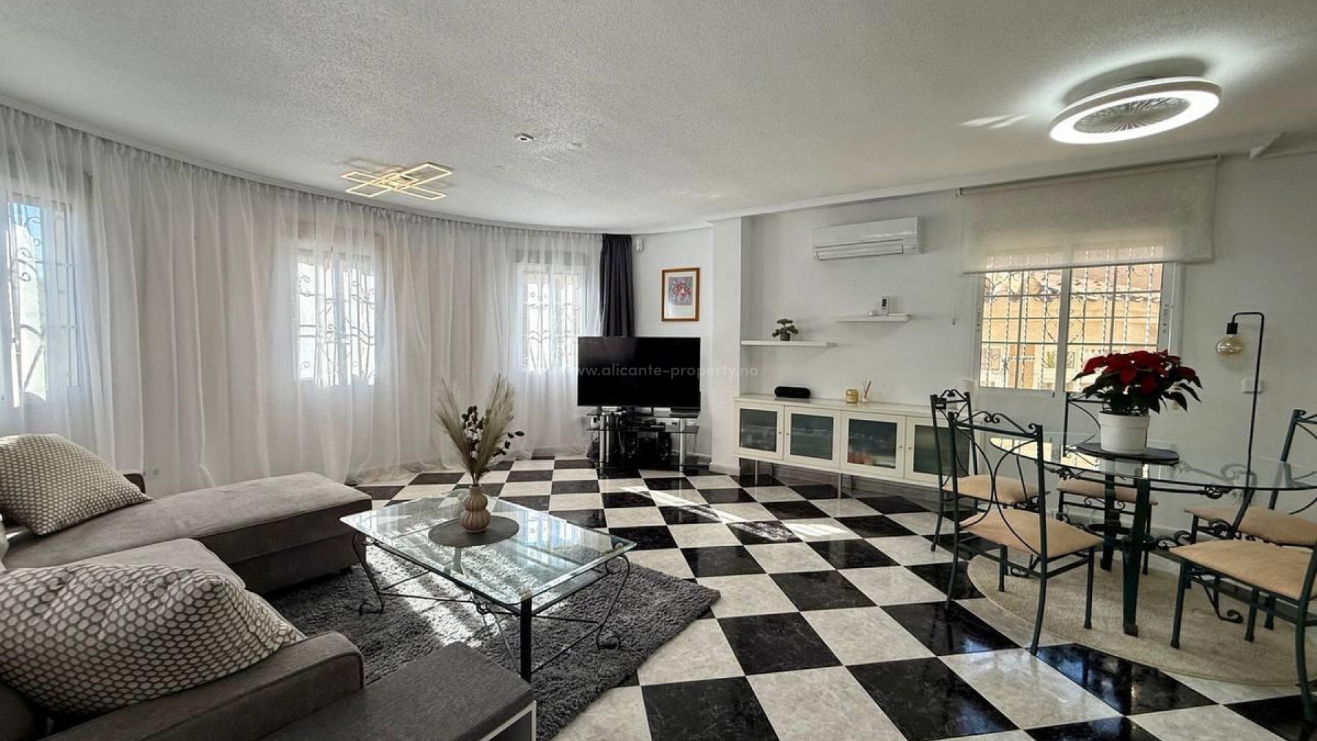 Hus / Villa i Playa Flamenca