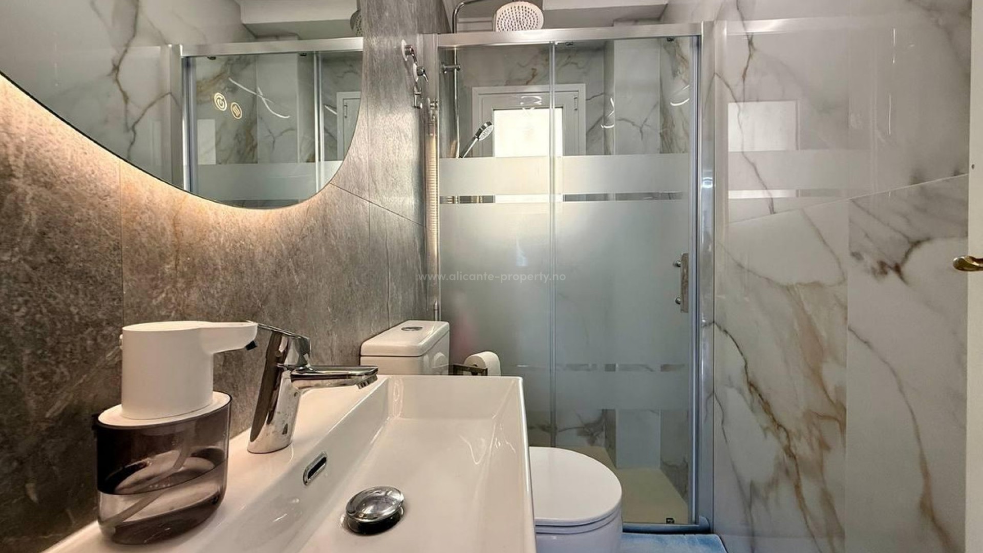 Hus / Villa i Playa Flamenca