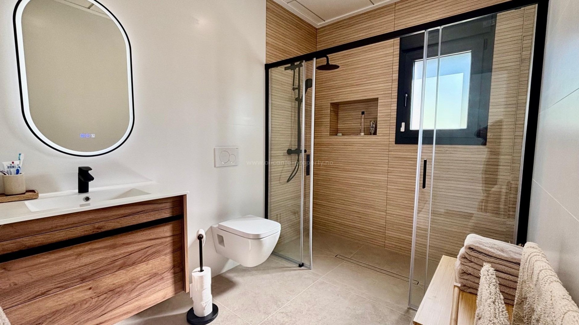 Hus / Villa i polideportivo