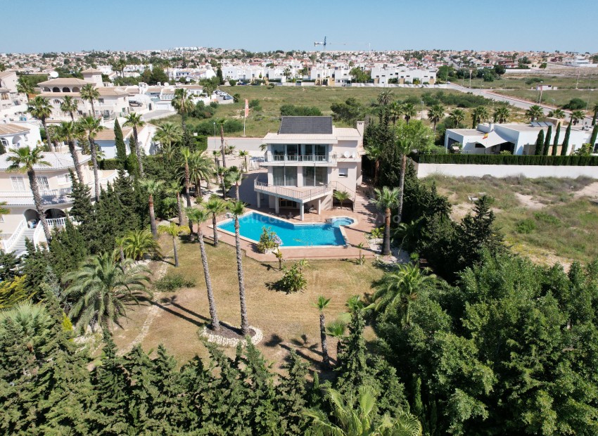 Hus / Villa i Pueblo Bravo