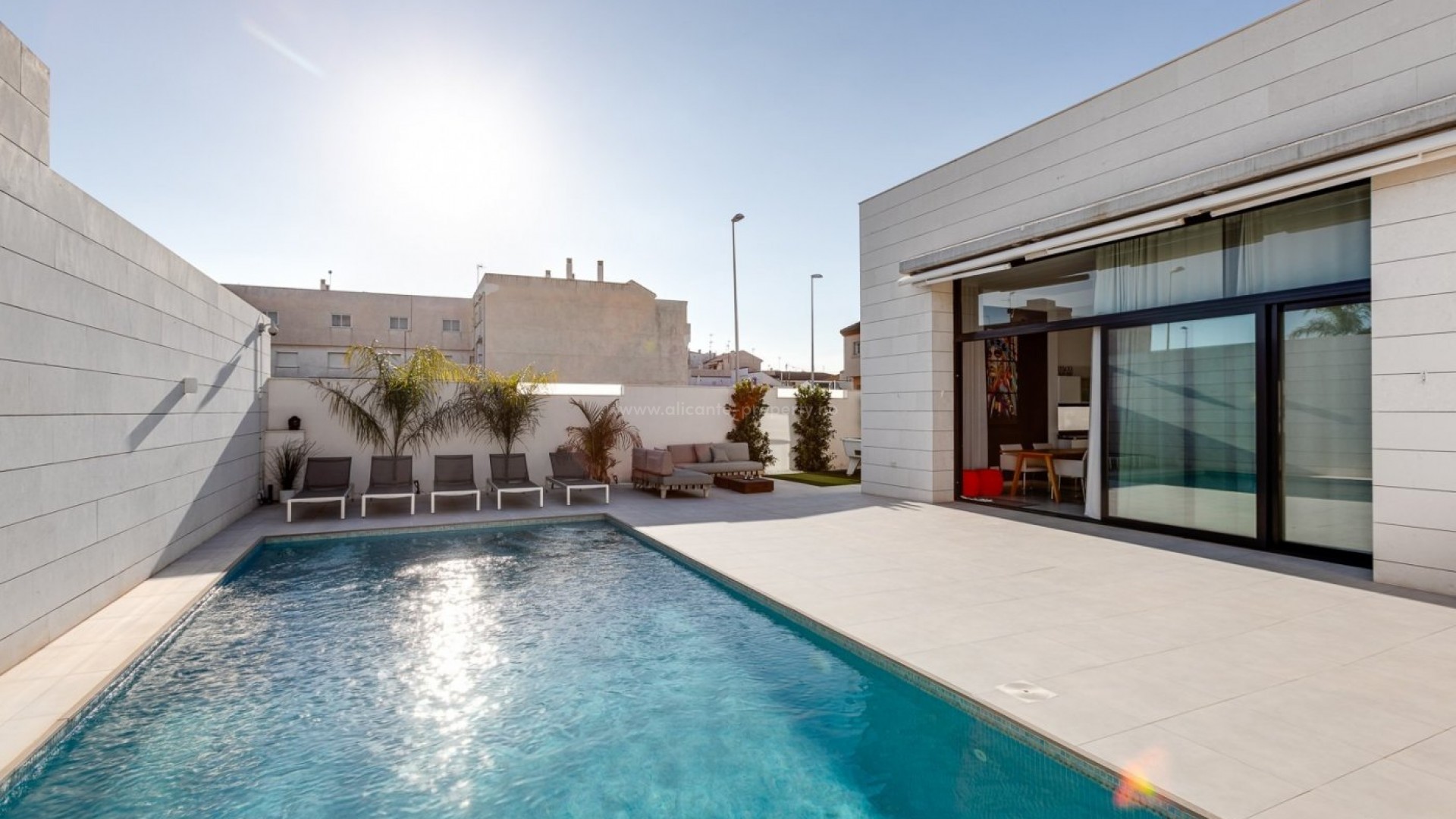 Hus / Villa i pueblo