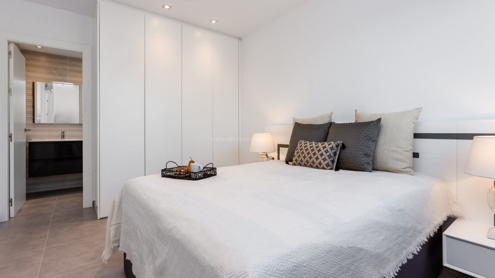 Hus / Villa i pueblo