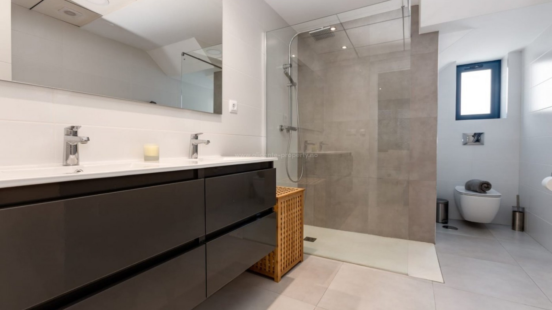 Hus / Villa i pueblo