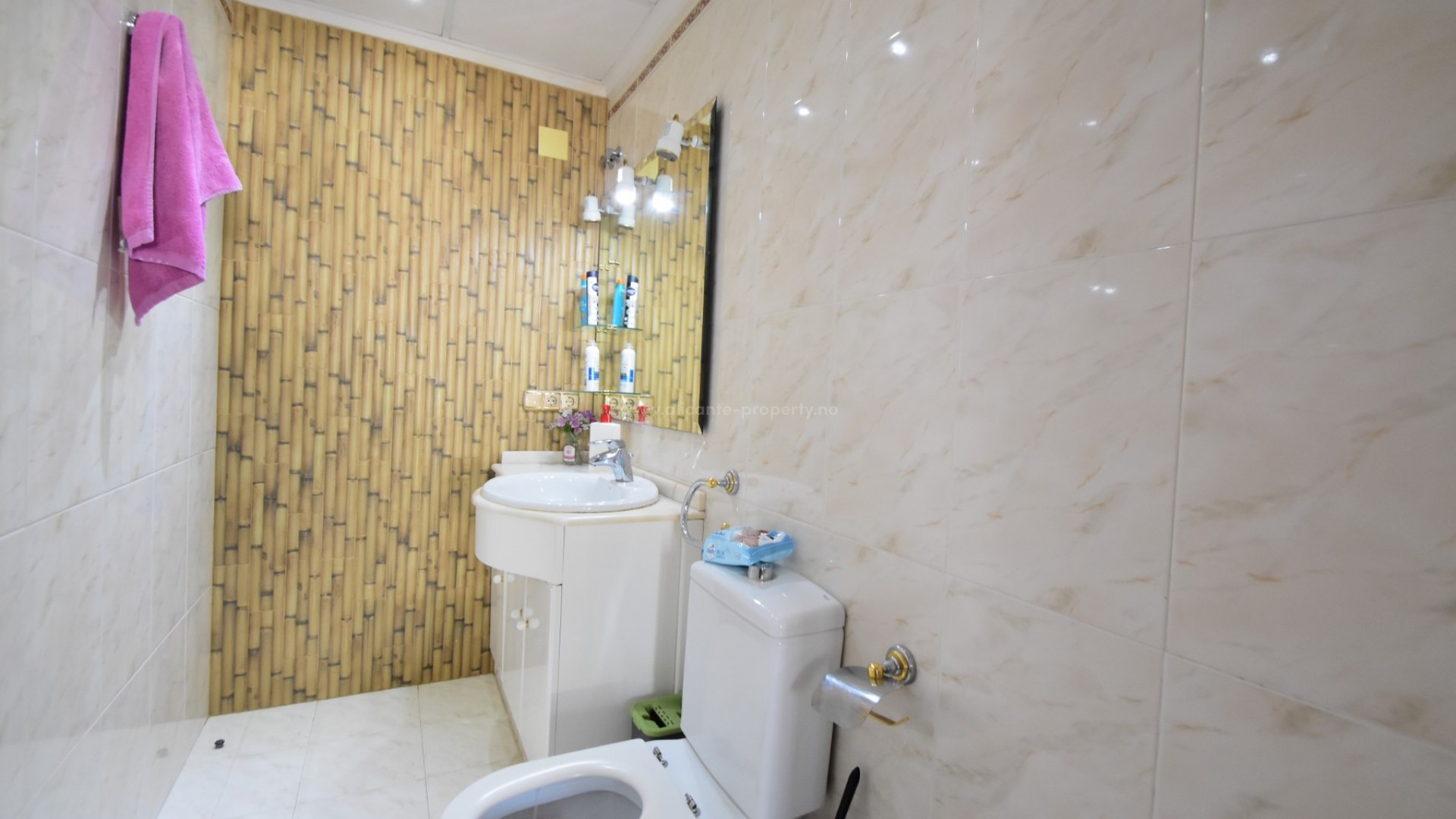 Hus / Villa i Redovan