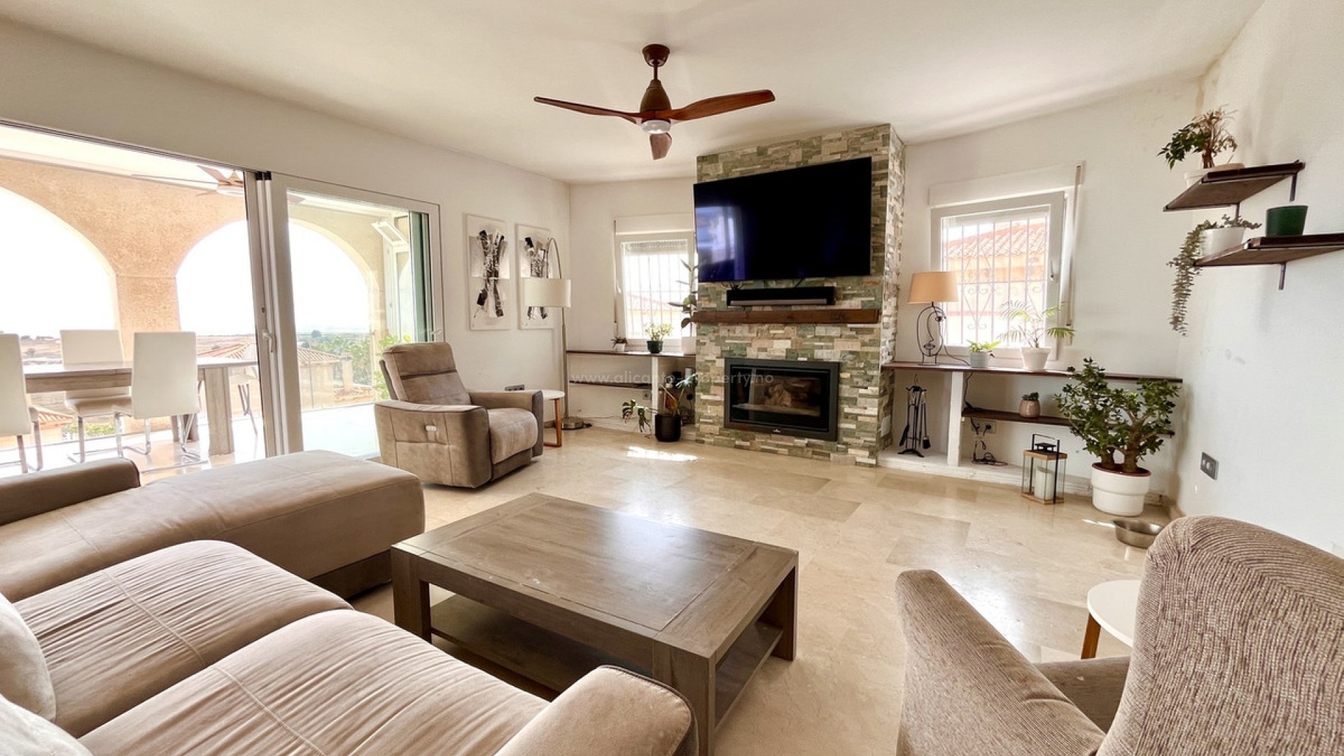 Hus / Villa i San Miguel de Salinas Centro