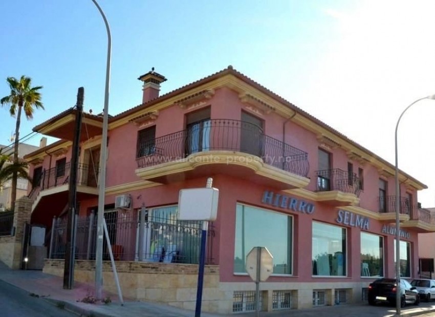 Hus / Villa i San Miguel de Salinas Centro
