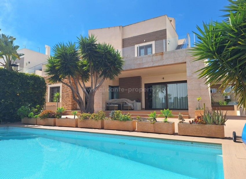 Hus / Villa i Torrevieja Centro