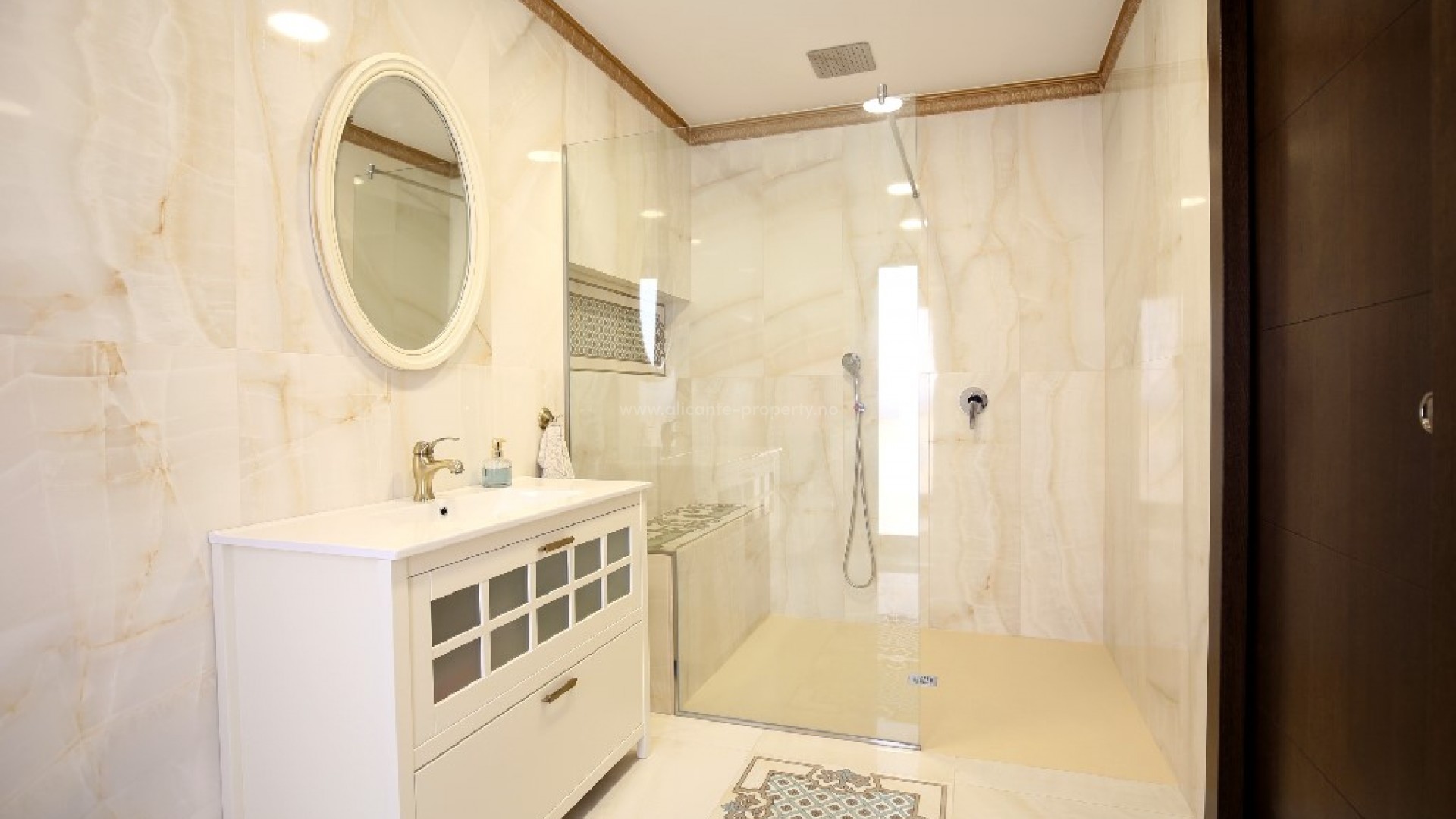 Hus / Villa i Town Center