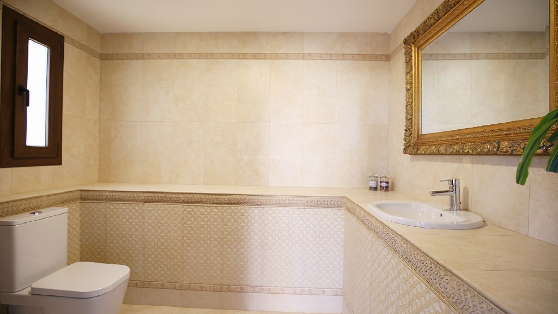 Hus / Villa i Town Center