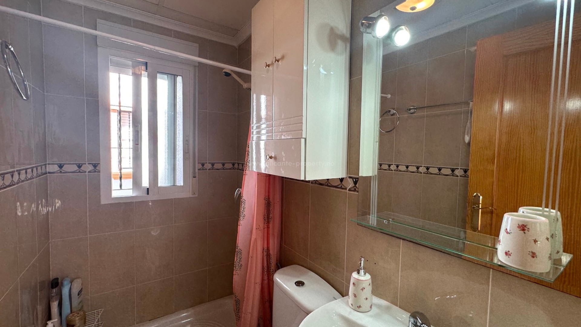 Hus / Villa i Urbanización El Raso