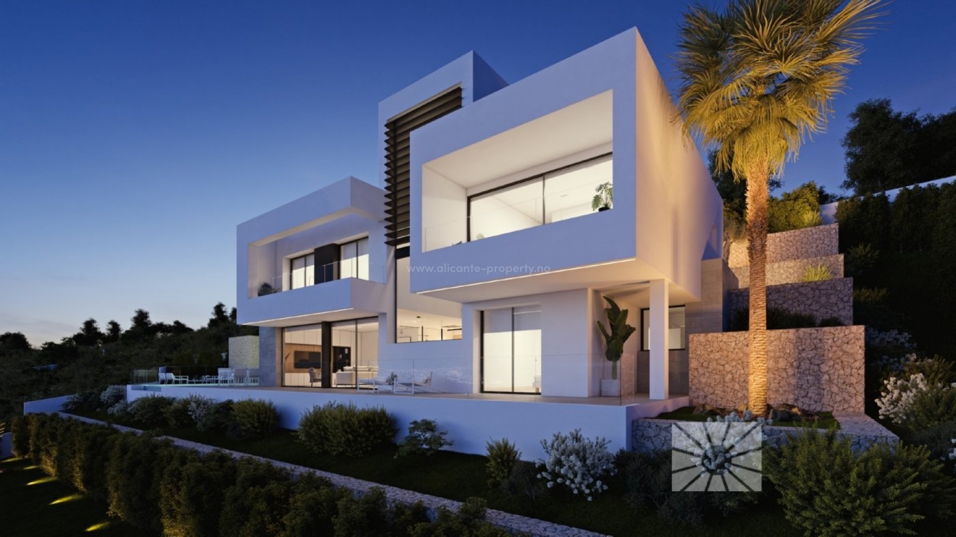 Impressive luxury villa in Sierra de Altea with sea views, 4 bedrooms, 6 bathrooms, with large swimming pool, terraces and veranda. The villa is equipped with a lift.