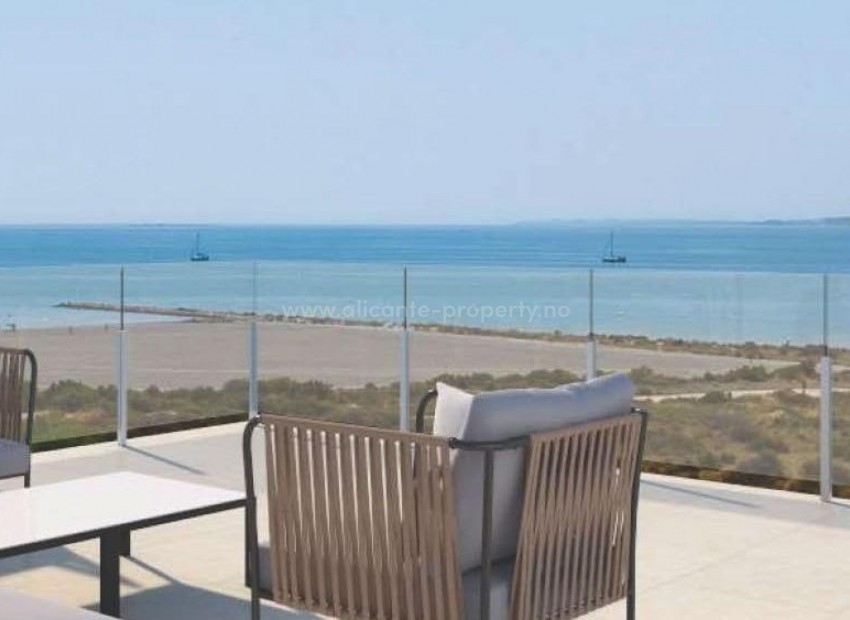 Luxurious modern apartment complex in Santa Pola, Alicante, 2/3 bedrooms, 2 bathrooms, swimming pool (beach entrance) with beds, large terraces,