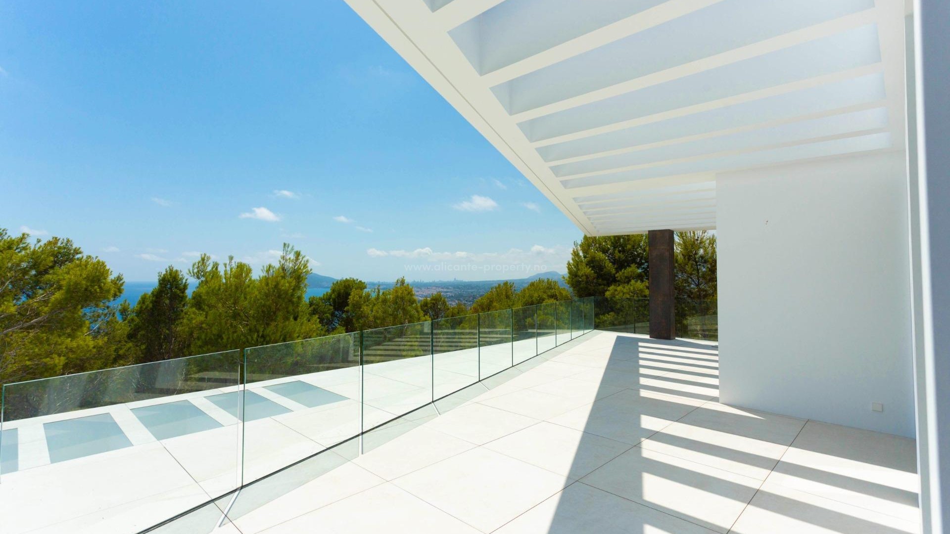 Luxury villa in Altea Hills, 4 bedrooms, 4 bathrooms, infinity pool, room for gym, sauna or billiards, the best view of the Mediterranean and Altea