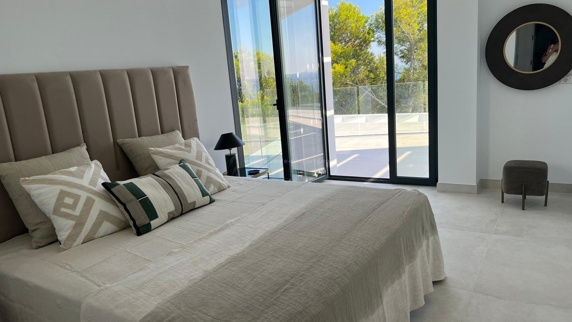 Luxury villa in Altea Hills, 4 bedrooms, 4 bathrooms, infinity pool, room for gym, sauna or billiards, the best view of the Mediterranean and Altea