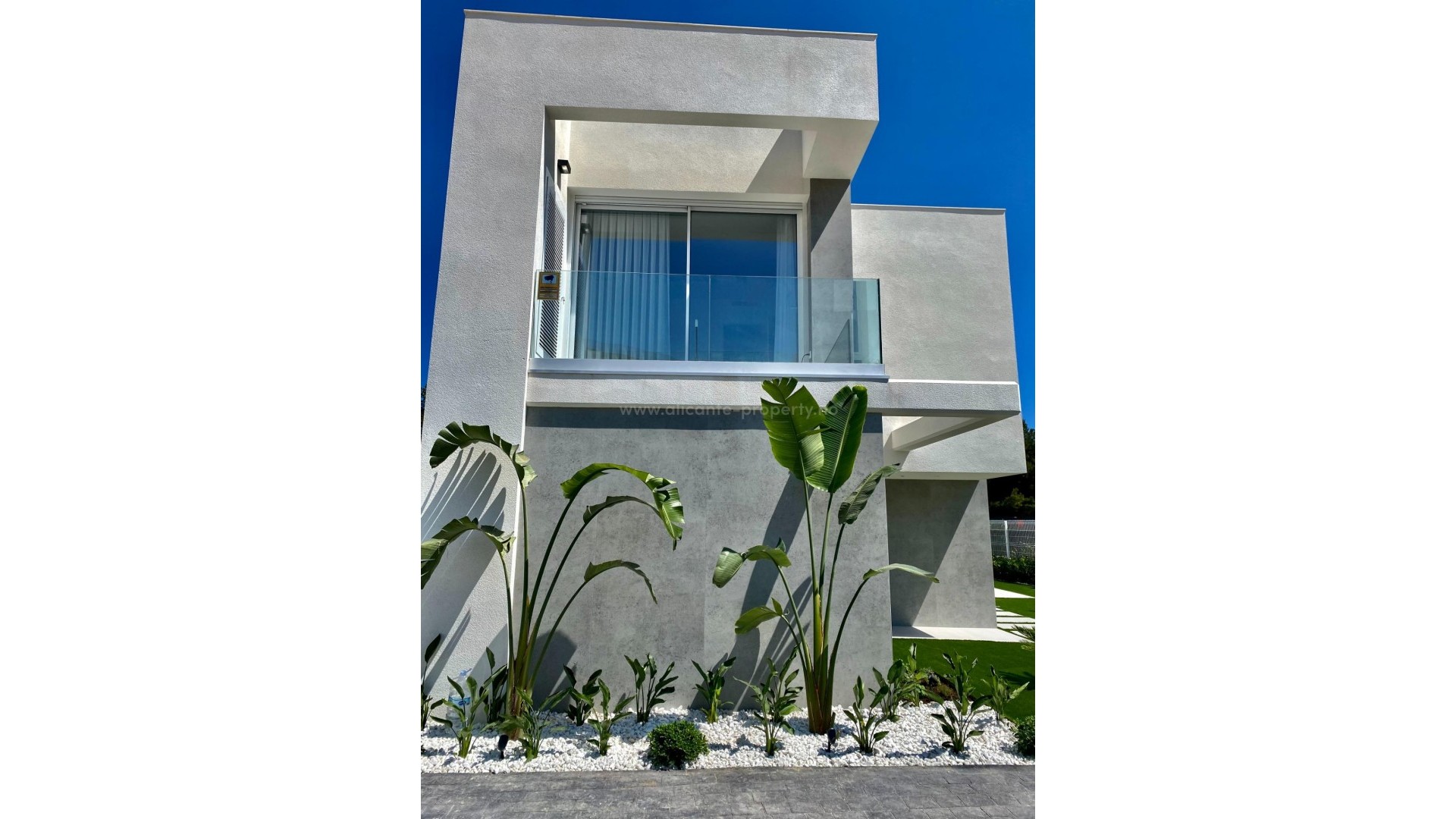 Minimalist design villas in Sierra Cortina in Finestrat, 3 bedrooms, 3 bathrooms, private pool and large terraces. Location near Benidorm, Costa Blanca