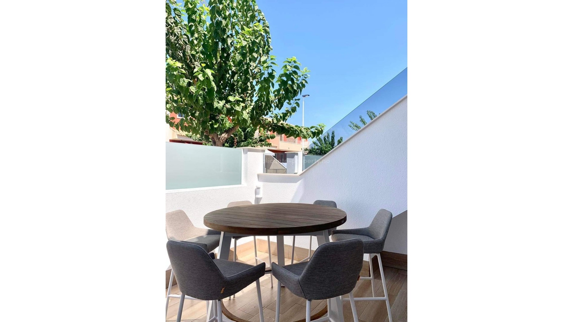 Modern apartments and penthouses in Pilar de la Horadada with private solarium, 2/3 bedrooms, 2 bathrooms, communal pool and outdoor area