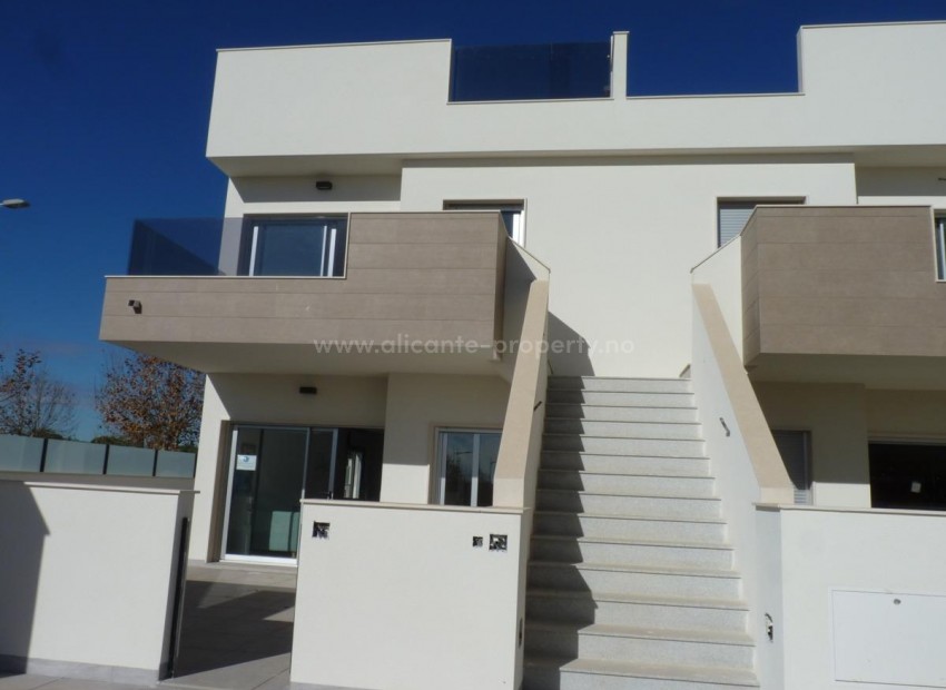 Modern bungalow/apartments in Pilar de La Horadada, 2 bedrooms, 2 bathrooms, garden or solarium. all apartments with garage. 5 min to sandy beaches