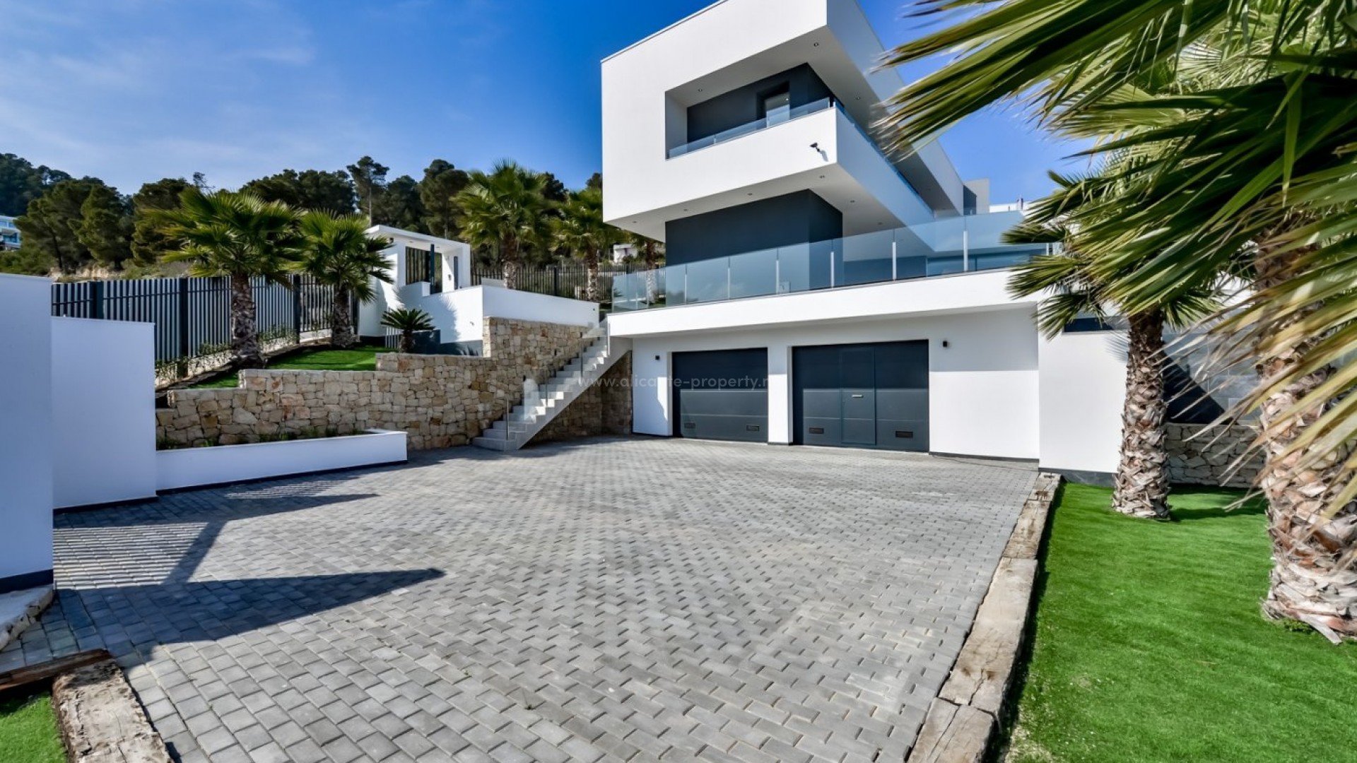 Modern luxury villa in Tosalet near Javea with sea view, 3 bedrooms, 3 bathrooms, swimming pool, large covered terrace with barbecue area