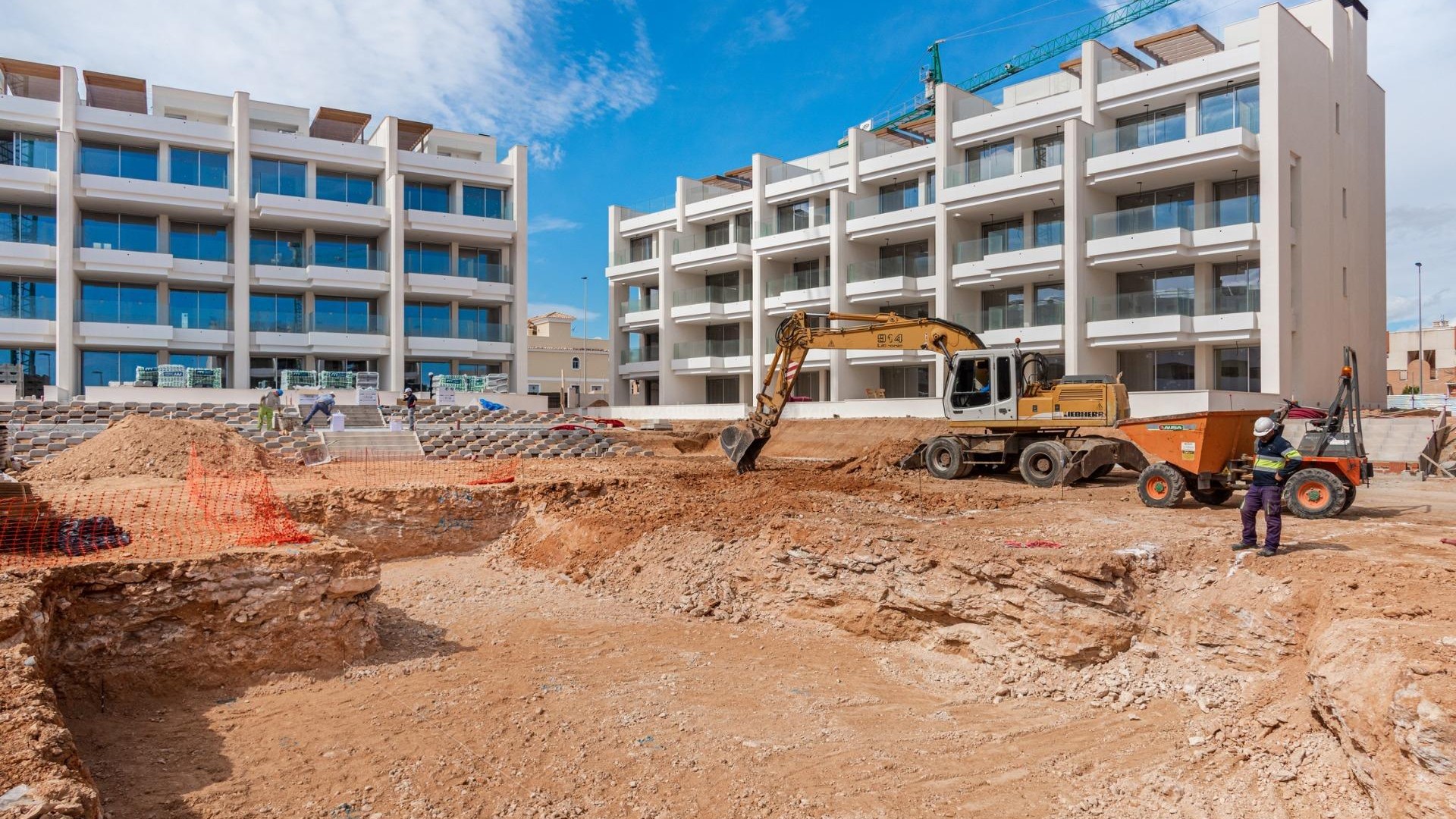 New build apartments and penthouses in Villamartin, different types of flats with cozy terraces or penthouse with sunny roof terrace