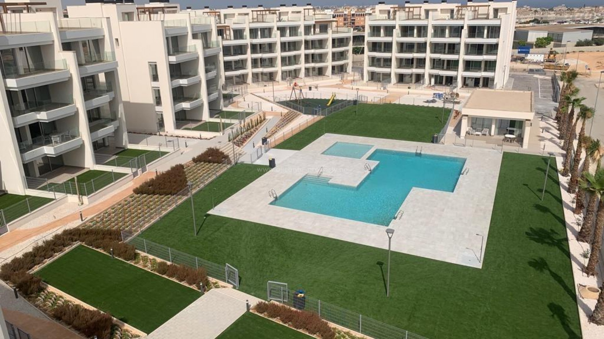 New built residential complex in Vallamartin, flats/penthouse 2 bedrooms, 2 bathrooms, garden or sunny roof terrace with fantastic views, shared pool