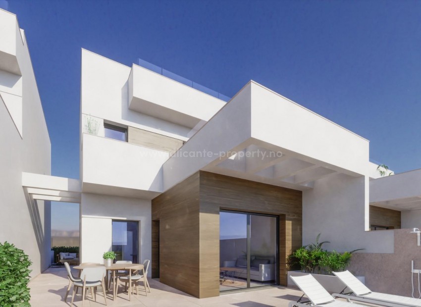 New built villas/houses in Los Montesinos, 3 bedrooms and 3 bathrooms, nice private garden with pool, solarium with fantastic views. 10 minutes from beaches
