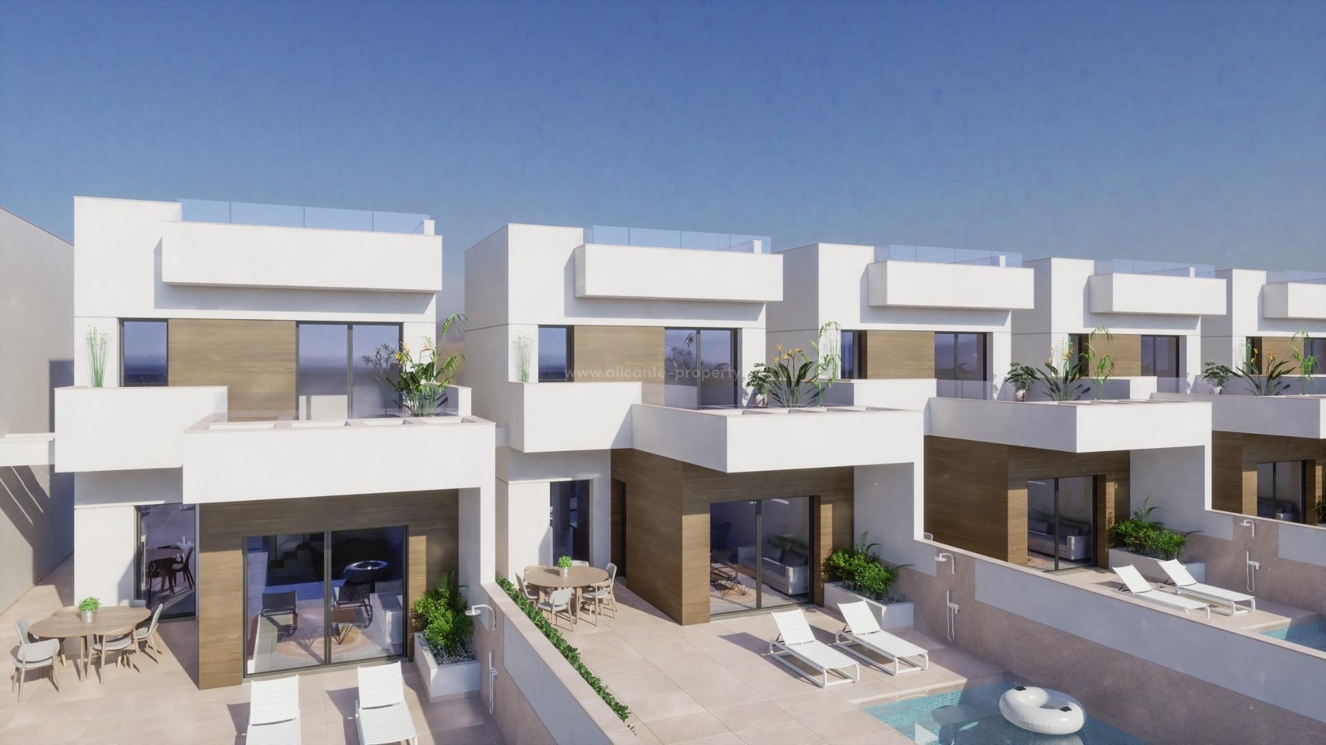 New built villas/houses in Los Montesinos, 3 bedrooms and 3 bathrooms, nice private garden with pool, solarium with fantastic views. 10 minutes from beaches